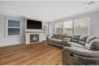 114 Beach Avenue, Bellmore, NY 11710 - Photo 12