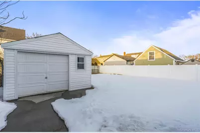 1709 Camp Avenue, Merrick, NY 11566 - Photo 16