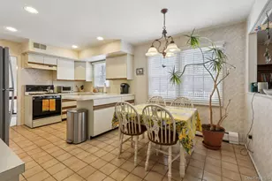 5 Seymour Dr, New City, NY 10956 - Photo 8