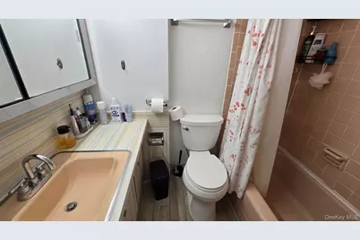 6556 Myrtle Avenue, Glendale, NY 11385 - Photo 6