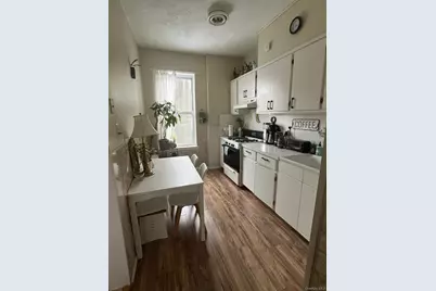 6556 Myrtle Avenue, Glendale, NY 11385 - Photo 8