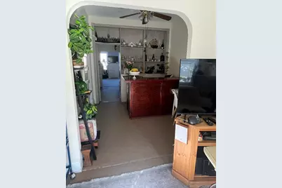 6556 Myrtle Avenue, Glendale, NY 11385 - Photo 12