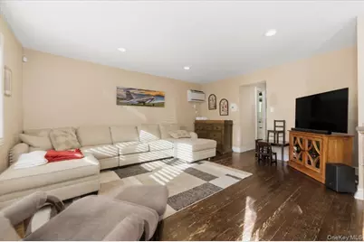 24 Poplar Avenue #24, Bronx, NY 10465 - Photo 2