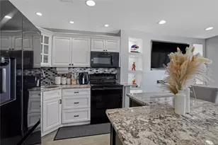 825 S Ocean Ave, Freeport, NY 11520 - Photo 12