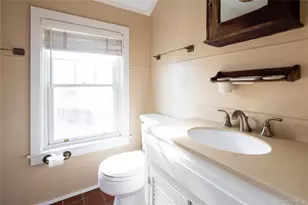 506 5th St, Greenport, NY 11944 - Photo 16