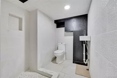 962 East 221 Street, Bronx, NY 10469 - Photo 18