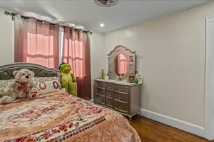 101 Stewart St, Floral Park, NY 11001 - Photo 14