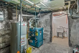 101 Stewart St, Floral Park, NY 11001 - Photo 24