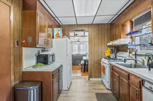 101 Stewart St, Floral Park, NY 11001 - Photo 10