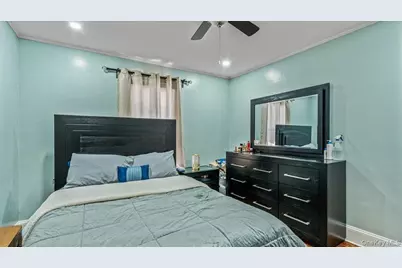 101 Stewart Street, Floral Park, NY 11001 - Photo 10