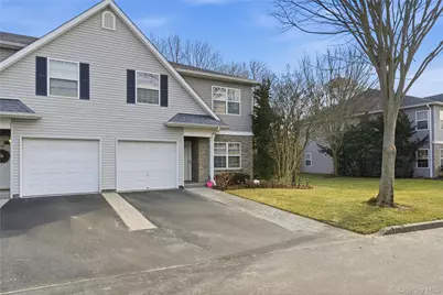 307 Medea Way, Central Islip, NY 11722 - Photo 2
