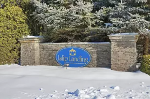 307 Medea Way, Central Islip, NY 11722 - Photo 4