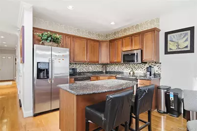 307 Medea Way, Central Islip, NY 11722 - Photo 10