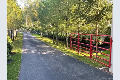 70 Camp Drive, Rhinebeck, NY 12572 - Photo 2