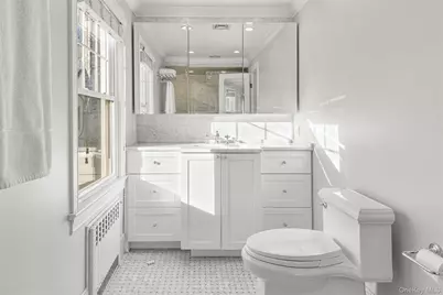 551 Wolfs Lane, Pelham, NY 10803 - Photo 16