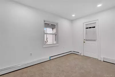 31 Bluespruce Road, Levittown, NY 11756 - Photo 6