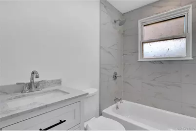 31 Bluespruce Road, Levittown, NY 11756 - Photo 12