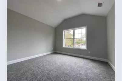 492 Blue Point Road, Farmingville, NY 11738 - Photo 8