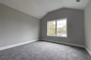 492 Blue Point Rd, Farmingville, NY 11738 - Photo 8