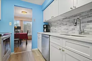 235 W Park Ave, Long Beach, NY 11561 - Photo 12