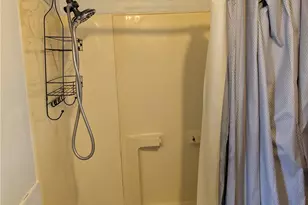 105 Courtney Ave, Newburgh, NY 12550 - Photo 14
