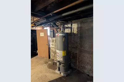105 Courtney Avenue, Newburgh, NY 12550 - Photo 18