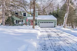 30 Hudson Dr, Hyde Park, NY 12538 - Photo 2