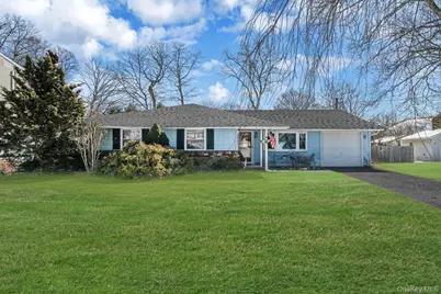 14 Mount Wilson Avenue, Farmingville, NY 11738 - Photo 2