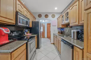 14 Mt Wilson Ave, Farmingville, NY 11738 - Photo 12