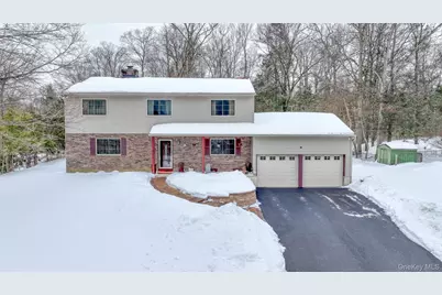 12 Nob Hill Road, Poughkeepsie, NY 12603 - Photo 2