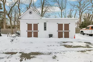 2 Oak St, Smithtown, NY 11787 - Photo 16