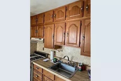 7950 262nd Street, Glen Oaks, NY 11004 - Photo 6