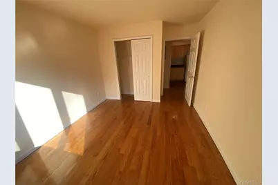 140-26 Cherry Avenue #5D, Flushing, NY 11355 - Photo 6