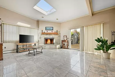 146 Longwood Avenue, Westbury, NY 11590 - Photo 12