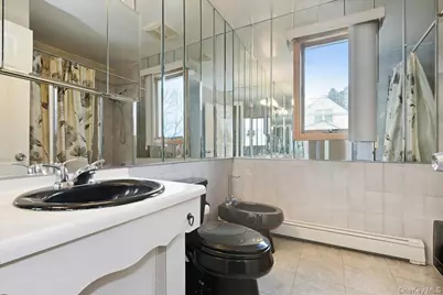 146 Longwood Avenue, Westbury, NY 11590 - Photo 24