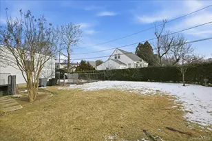 146 Longwood Ave, Westbury, NY 11590 - Photo 36