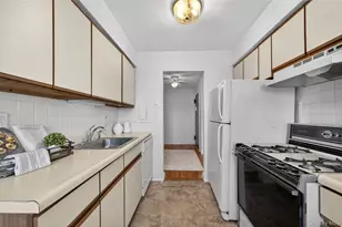 1 Toms Point Ln, Port Washington, NY 11050 - Photo 12