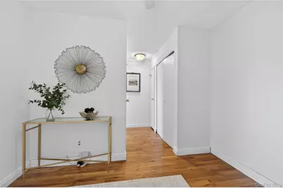 1 Toms Point Lane #apt C Building 1, Port Washington, NY 11050 - Photo 2