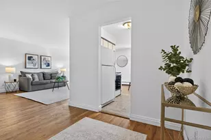 1 Toms Point Ln, Port Washington, NY 11050 - Photo 4