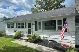 7 Nied Dr, Pleasant Valley, NY 12569 - Photo 2