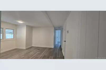 525 Riverleigh Ave Unit 116, Riverhead, NY 11901 - Photo 16