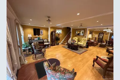 19153 115th Road, Saint Albans, NY 11412 - Photo 2