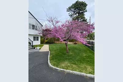 55 Parkway Avenue, Amityville, NY 11701 - Photo 4