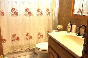 166 Choir Ln E, Westbury, NY 11590 - Photo 26