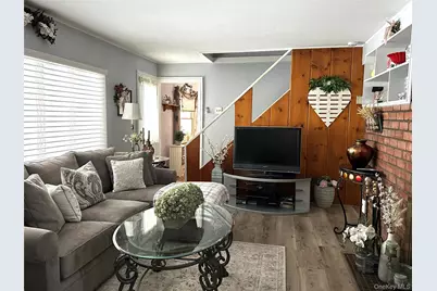 166 Choir Lane E, Westbury, NY 11590 - Photo 8