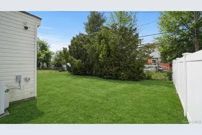 34 Diamond Street, Elmont, NY 11003 - Photo 20