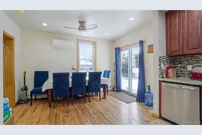 34 Diamond Street, Elmont, NY 11003 - Photo 6