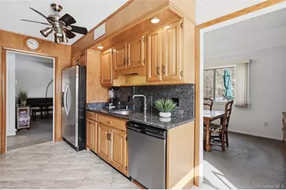 243 Heritage Hills Drive #B, Somers, NY 10589 - Photo 4