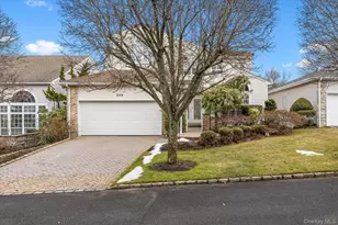 209 Windwatch Dr, Hauppauge, NY 11788 - Photo 2