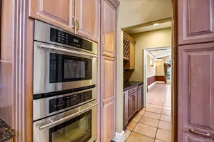 209 Windwatch Dr, Hauppauge, NY 11788 - Photo 16